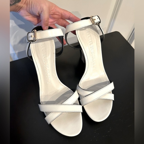 Burberry White And Nova Check Canvas Platform Wedge Sandals, size EUR 38 (US 8) - Picture 2 of 9